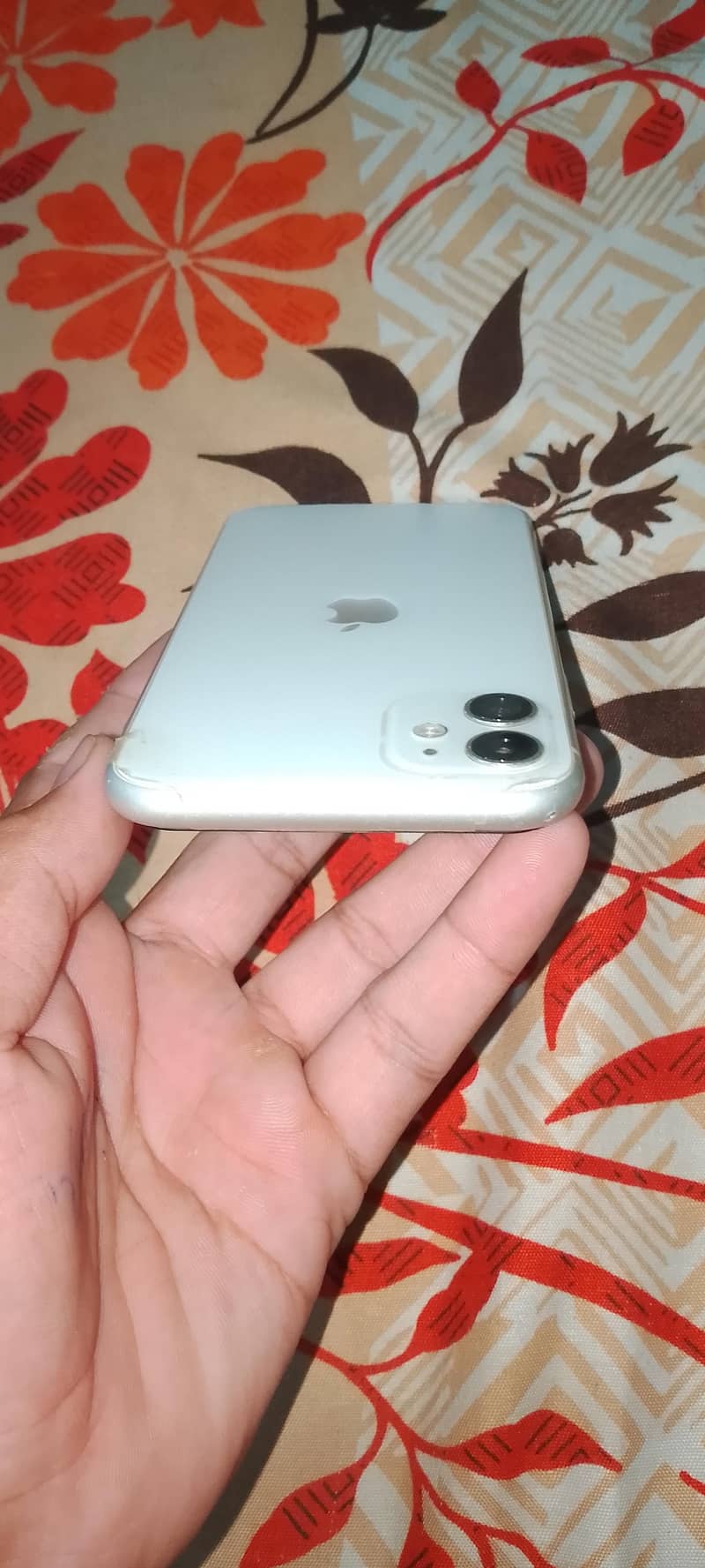 Apple iPhone 11 3