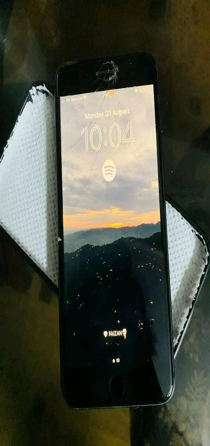Apple iPhone 8 Plus 0