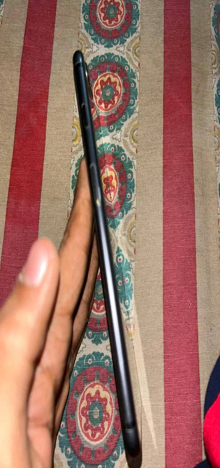 Apple iPhone 8 Plus 2