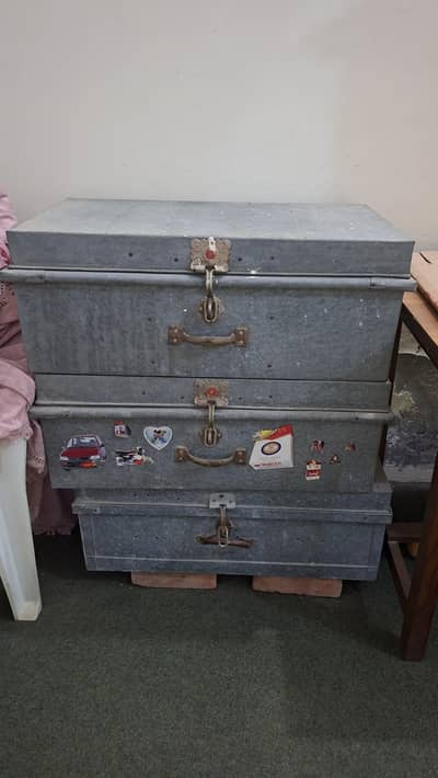 boxes/trunks/ peti size(28×16)