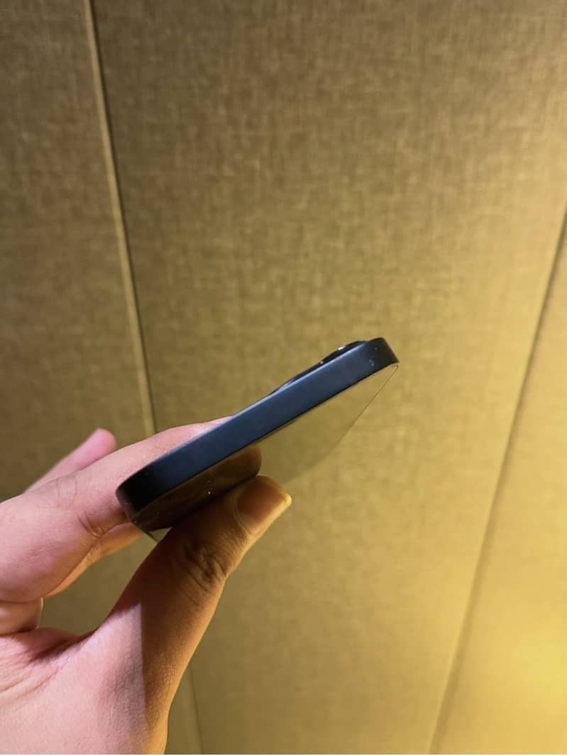 Apple iPhone 14 4
