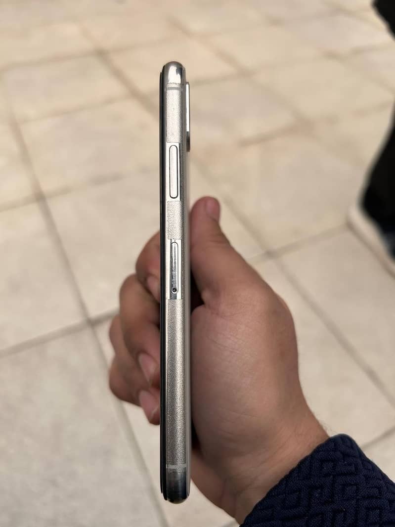 Apple iPhone X 2