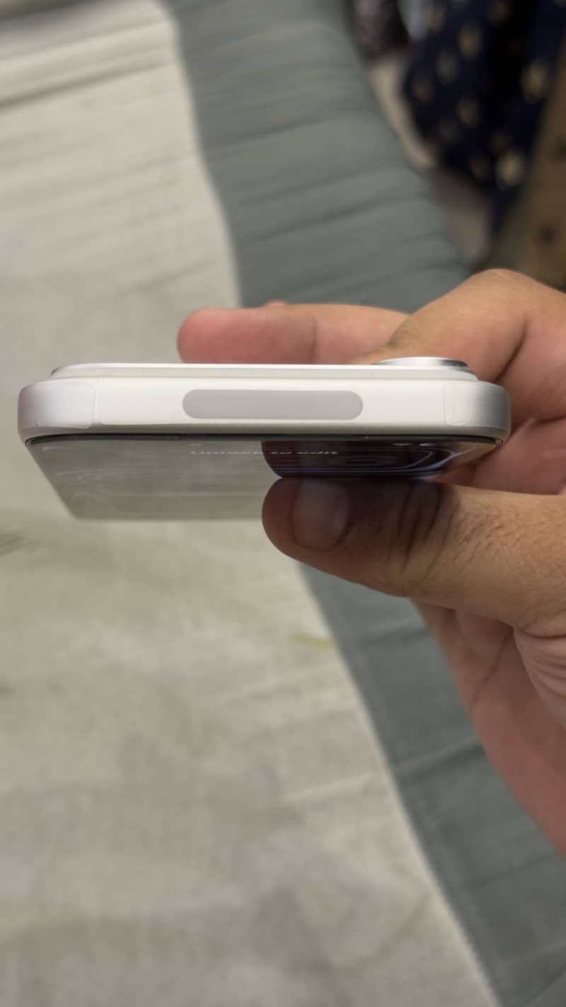 Apple iPhone 17 Pro Max 4