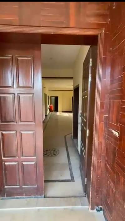 Kanal full house available for rent in Multi garden B17