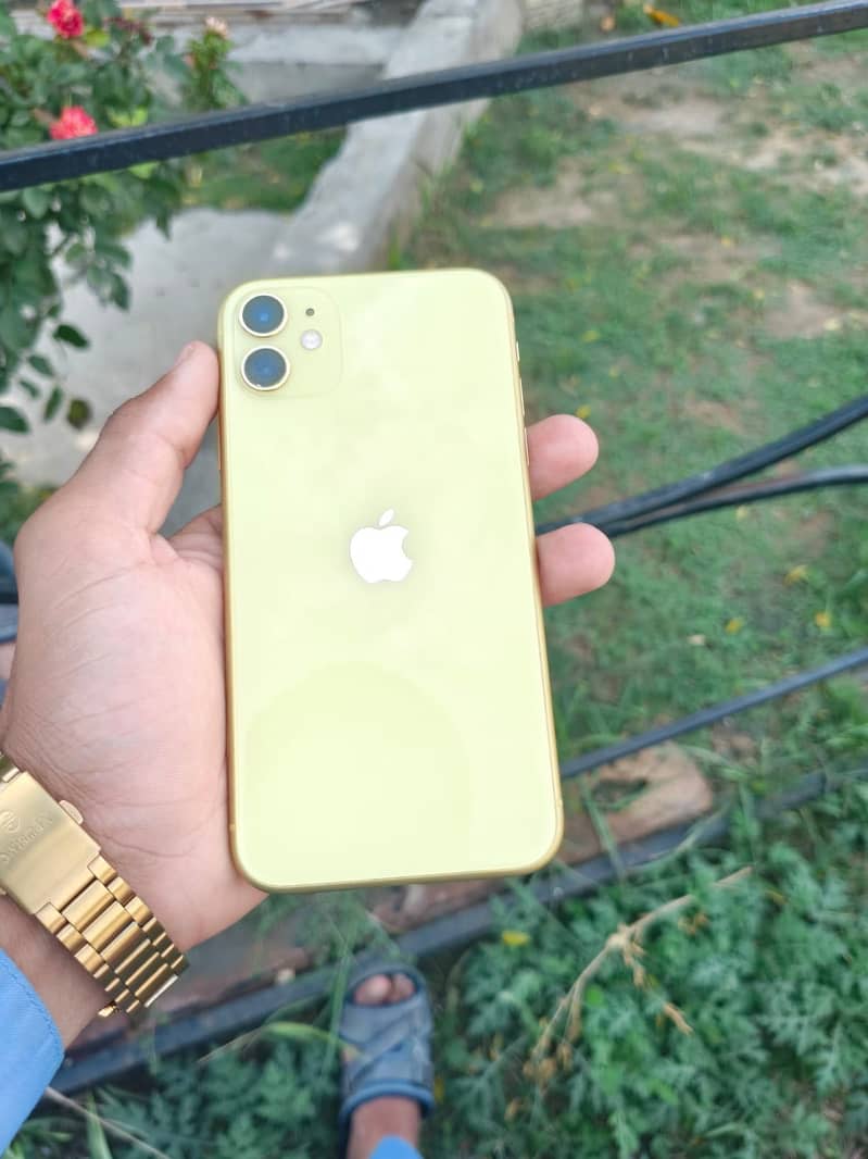 Apple iPhone 11 3