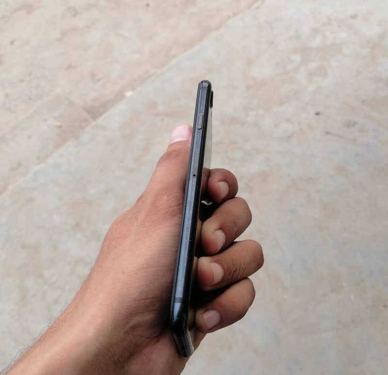 Apple iPhone 8 3