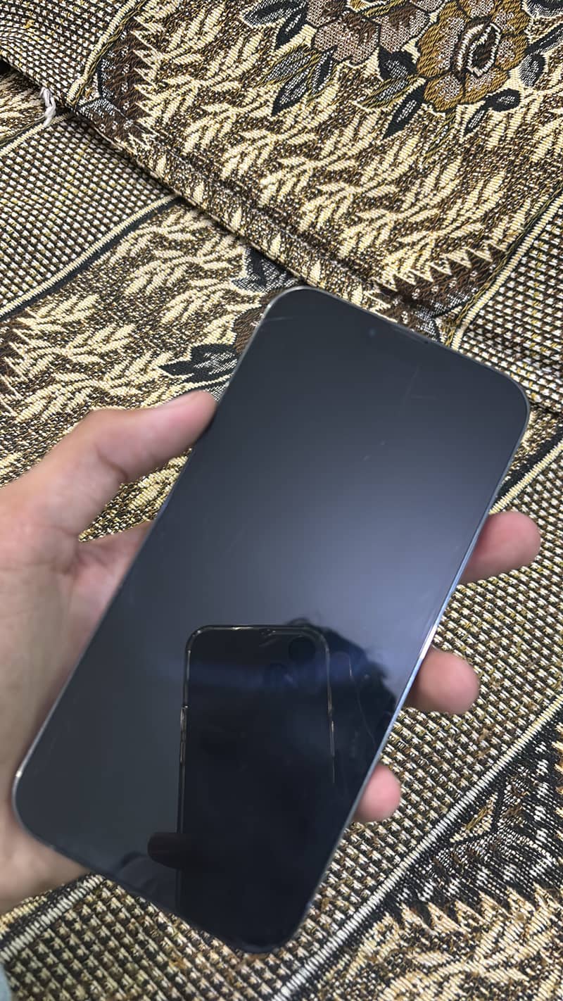Apple iPhone 13 Pro Max 4