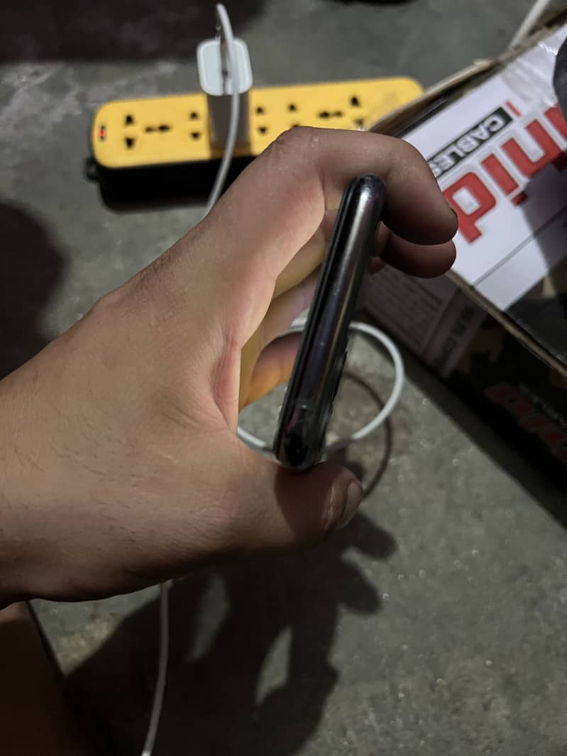 Apple iPhone 11 Pro 7