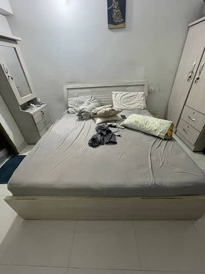 King size bed with mattress