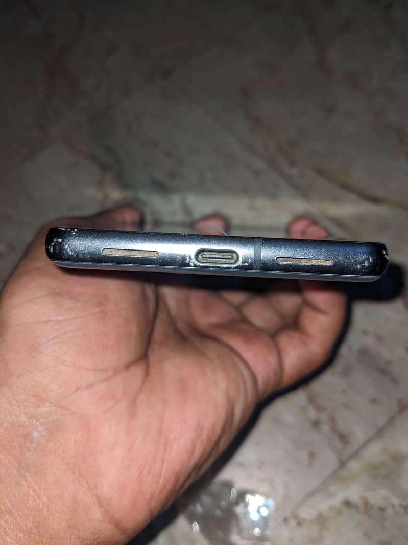 Google Pixel 7 4