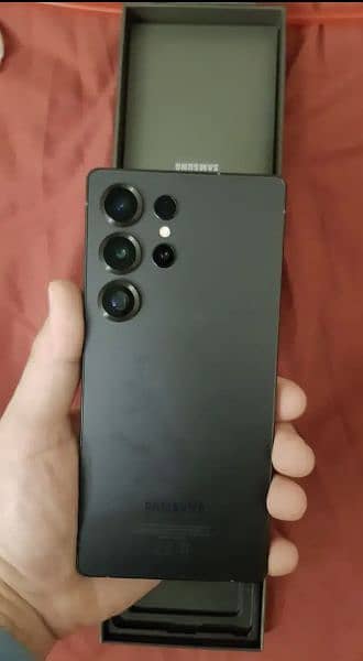 Samsung Galaxy S25 Ultra in excellent condition.  512GB Storage