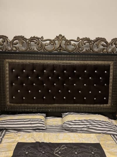 King size bed with side tables