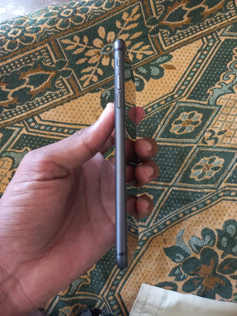 Apple iPhone 8 Plus 1