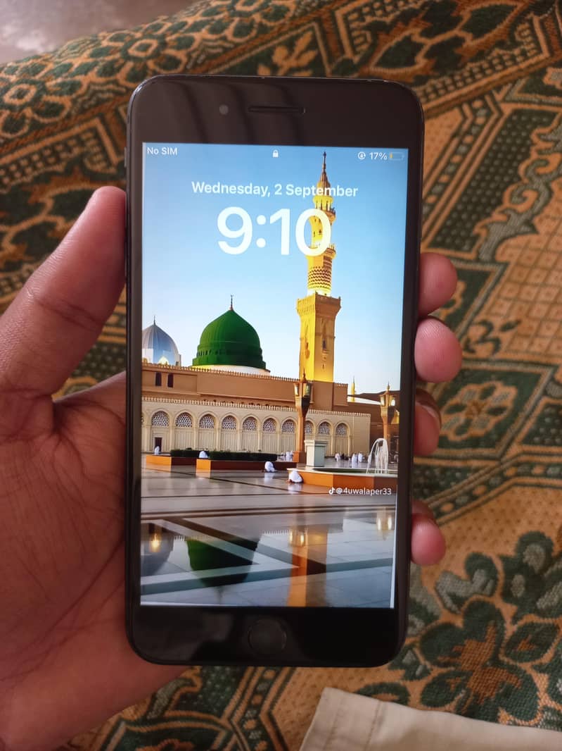 Apple iPhone 8 Plus 2