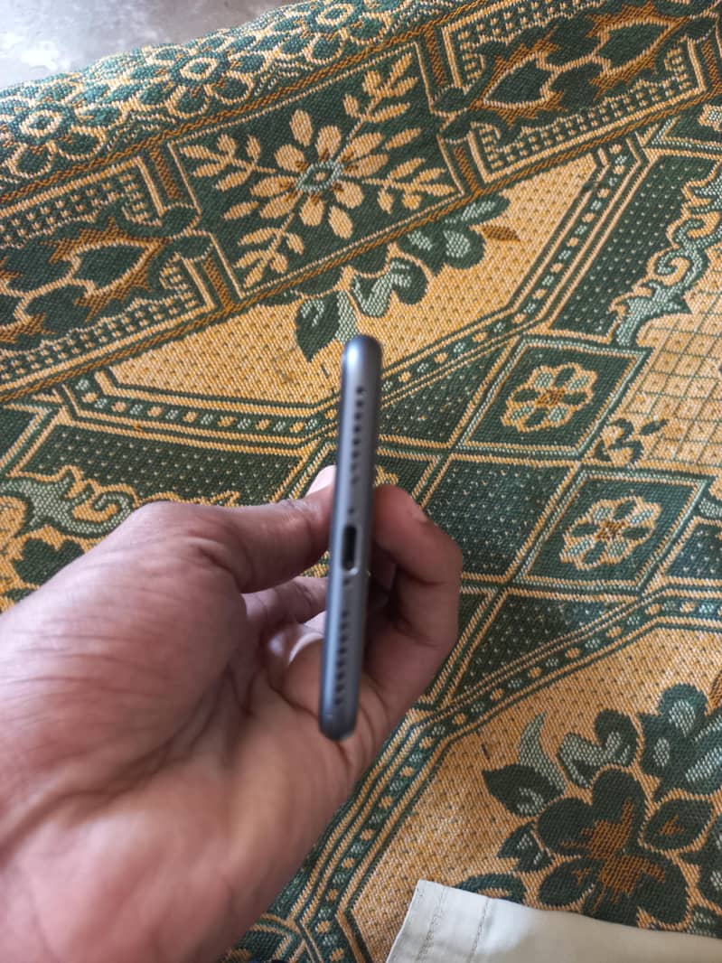 Apple iPhone 8 Plus 3