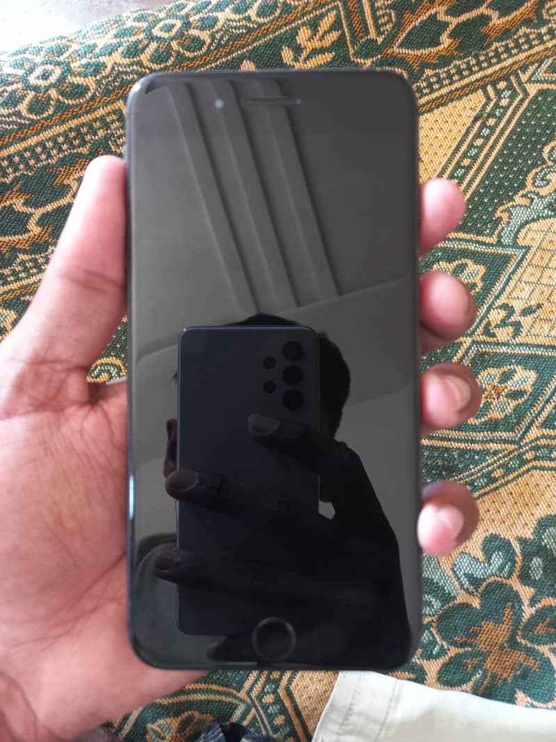 Apple iPhone 8 Plus 5