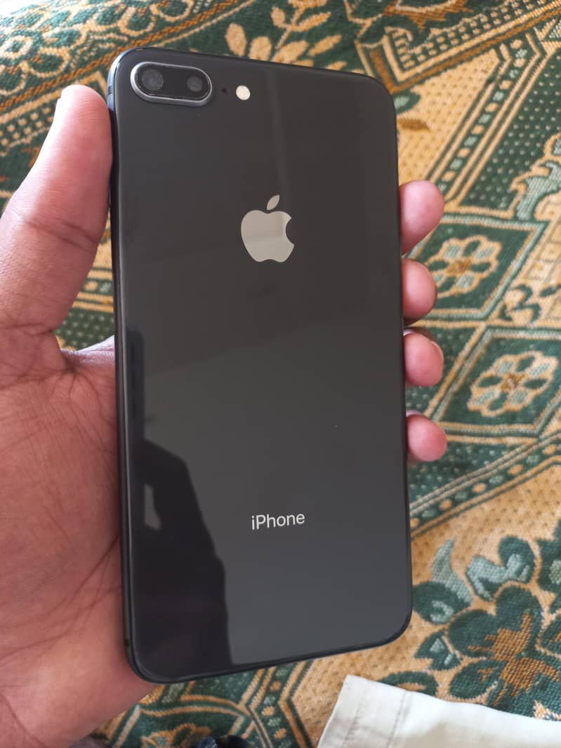 Apple iPhone 8 Plus 10