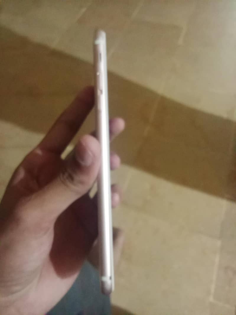 Apple iPhone 6S Plus 2