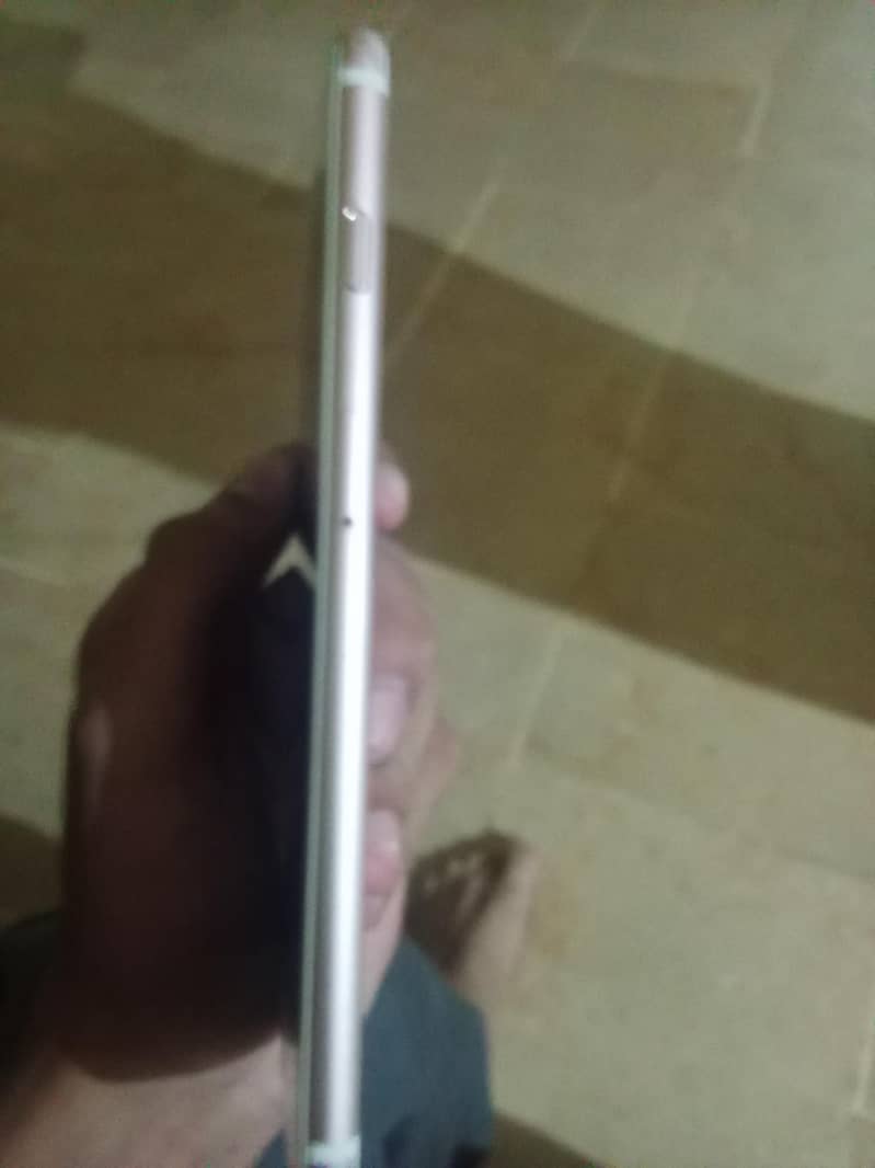 Apple iPhone 6S Plus 3