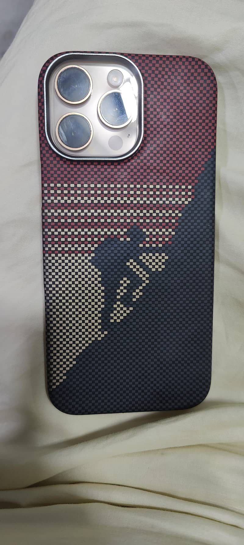 Apple iPhone 16 Pro Max 1