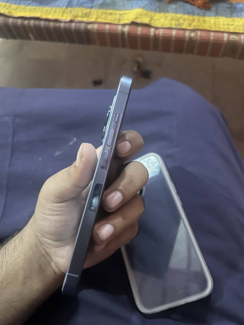 Apple iPhone 13 Pro 1