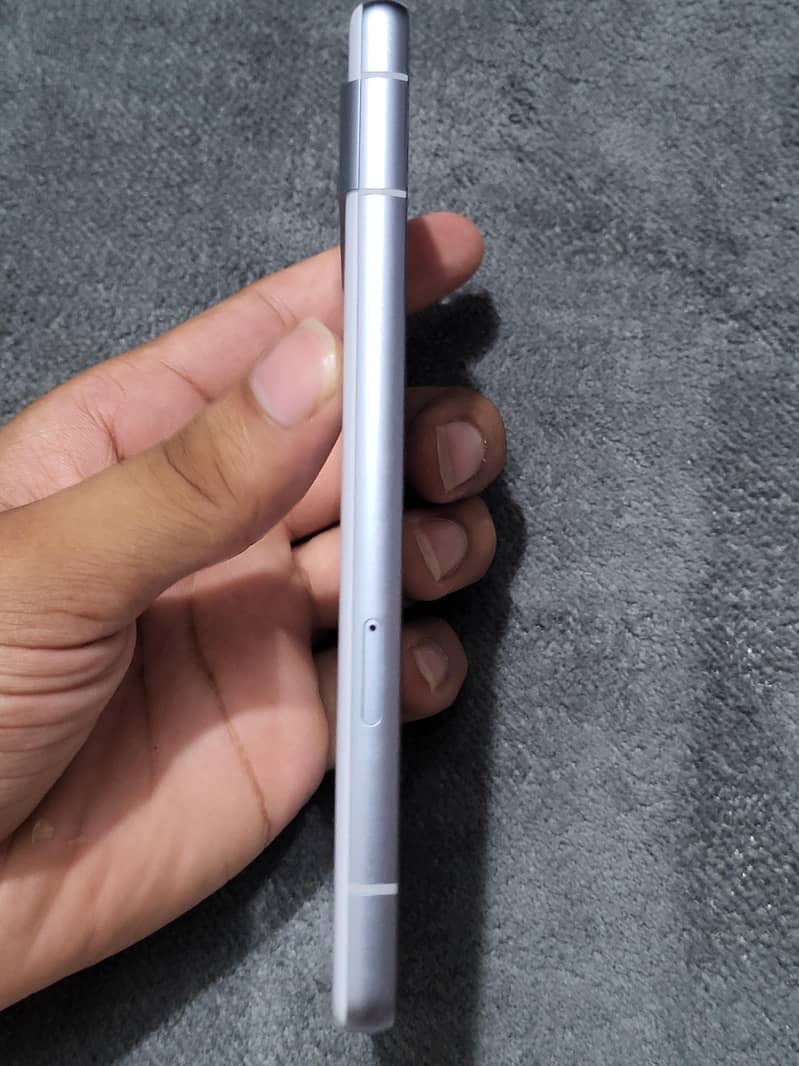 Google Pixel 7a 2