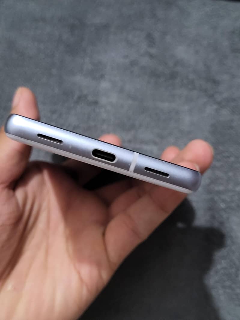 Google Pixel 7a 5
