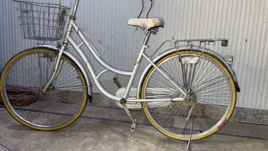 Lazer Star children Cycle – Good Condition | Basket & Carrier