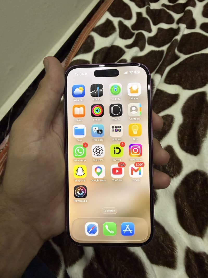Apple iPhone 16 4