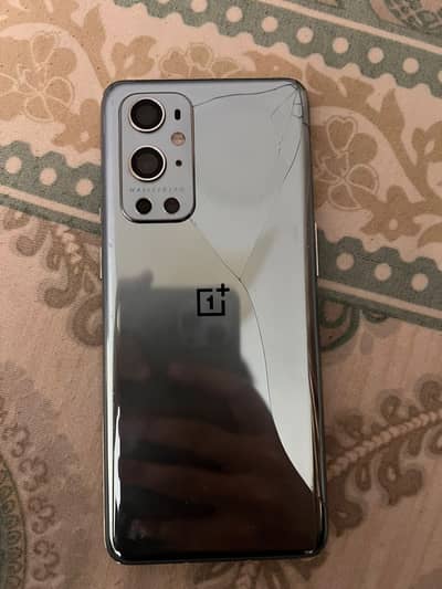 One Plus 9 Pro - Screen 2 lines and Back Crack - working Propely