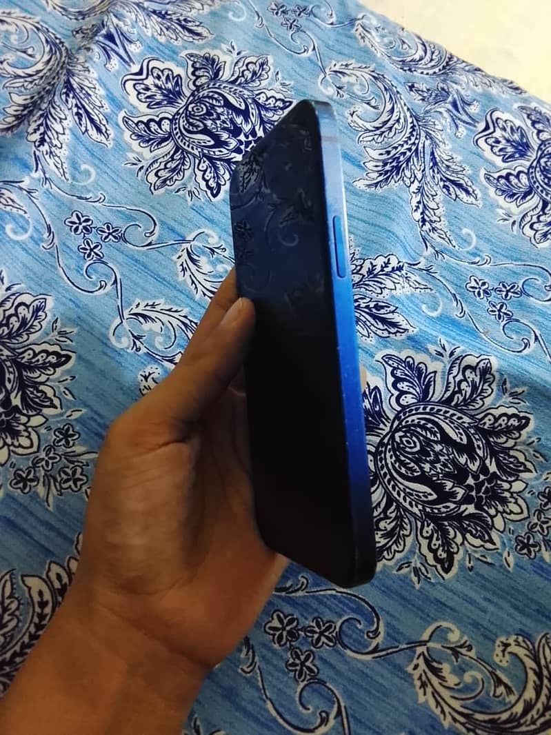 Apple iPhone 12 2