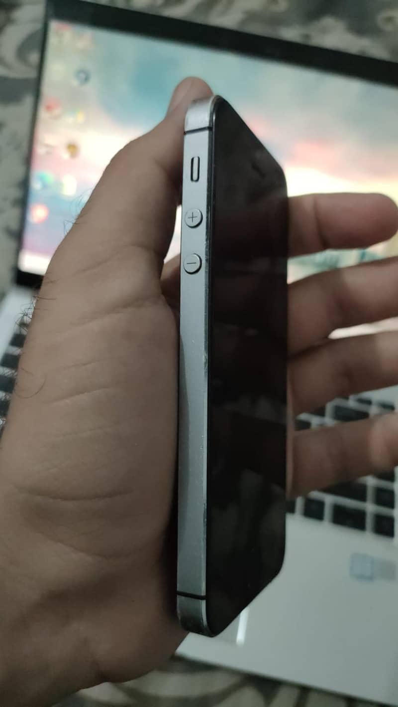 Apple iPhone 5s 3