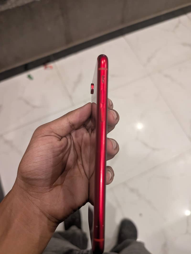 Apple iPhone XR 4