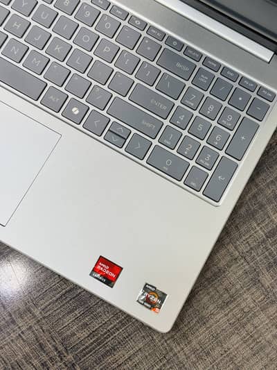 HP 15-FC | Ryzen 5 7520 | 08 GB DDR5 | 512 Nvme  | Touch {Open Box}