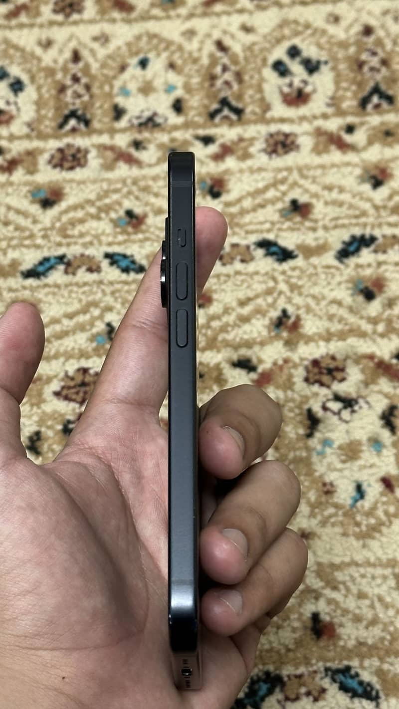 Apple iPhone 15 3