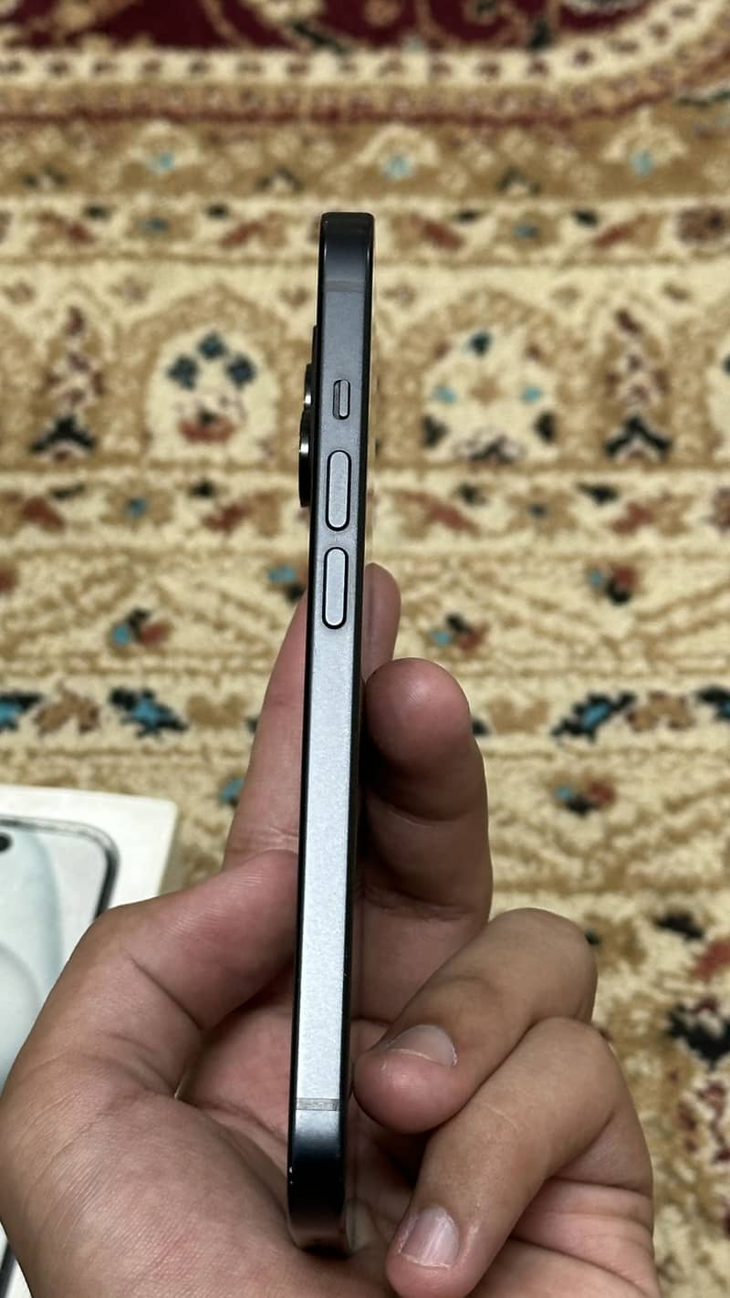 Apple iPhone 15 5