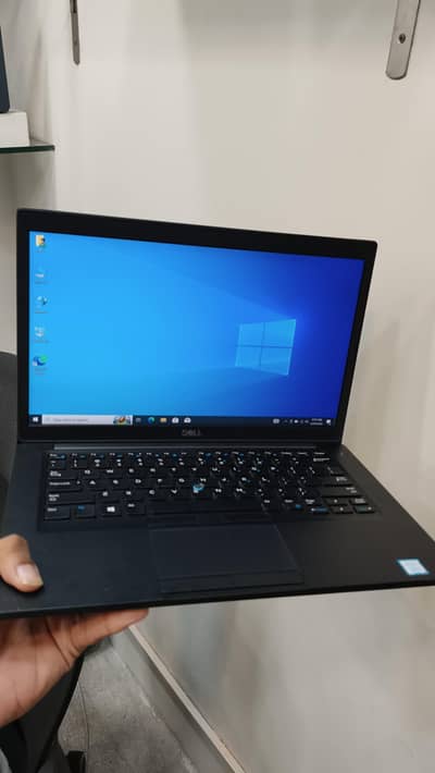 i7 7gen 8 GB ram 256 GB ssd