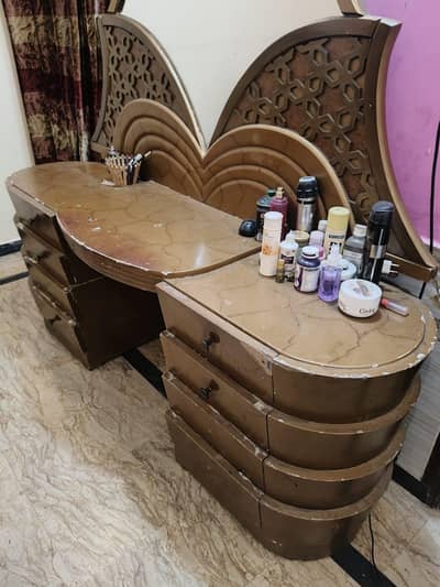 Bed with dressing urgent sale 03095449689