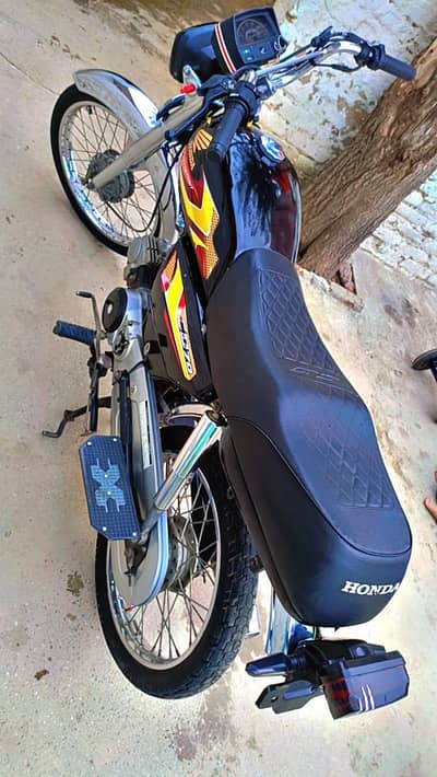 Honda CD 70 bike for sale full lush conditions
