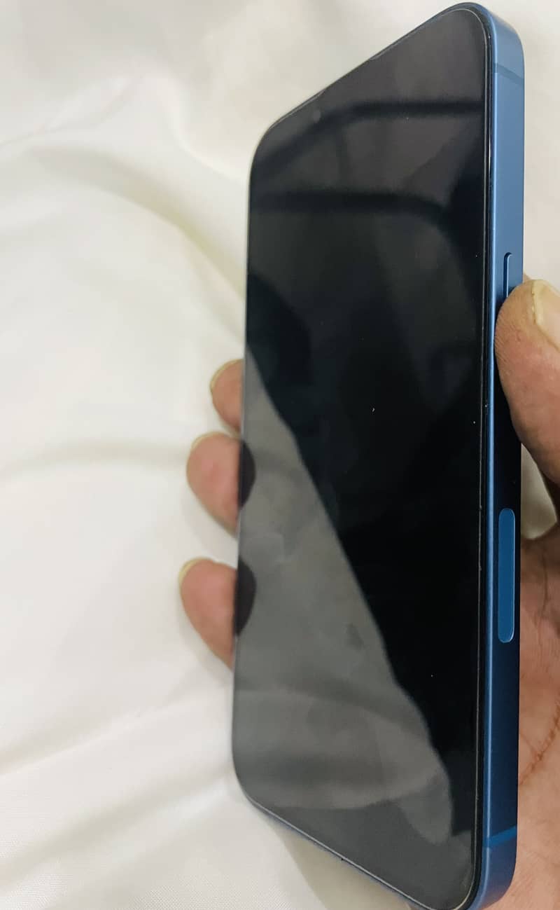 Apple iPhone 13 1