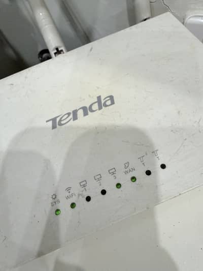Tenda F3 with adaptor
