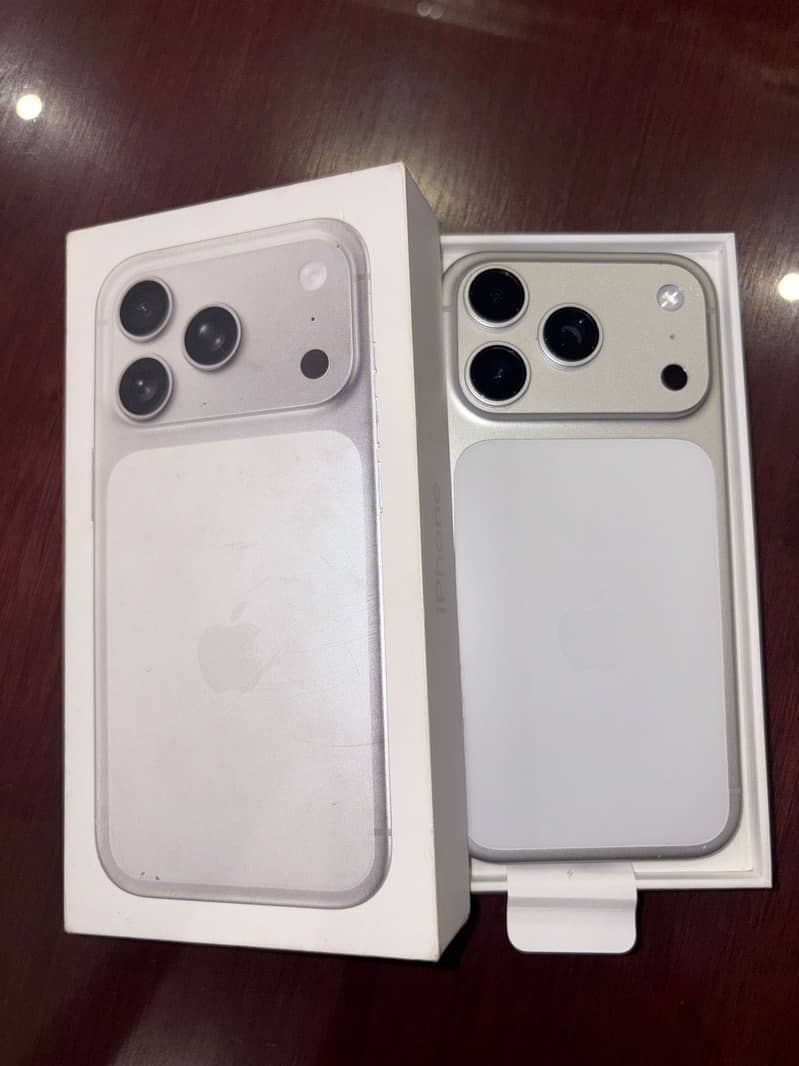 IPHONE 17pro 4