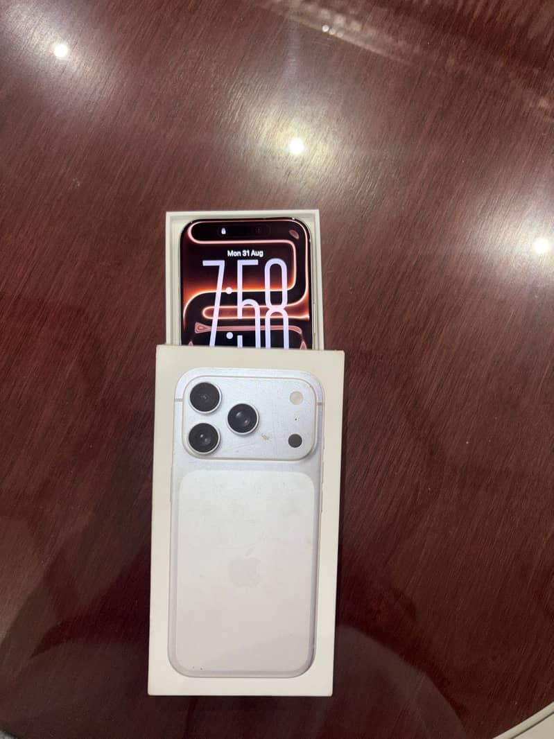 IPHONE 17pro 5