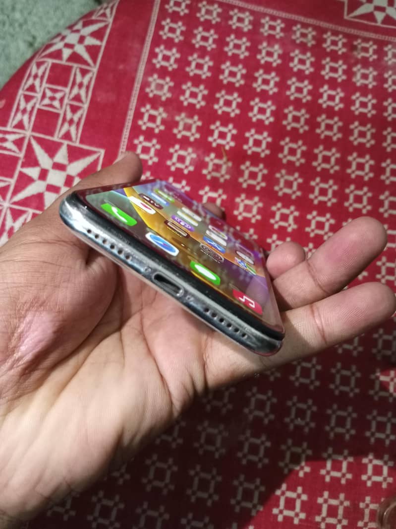 Apple iPhone X 0