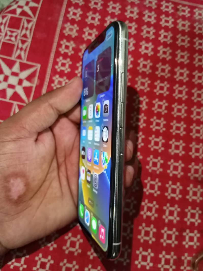 Apple iPhone X 2
