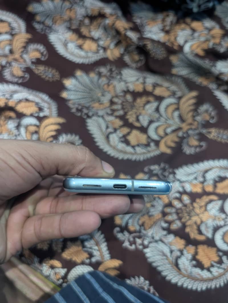 Google Pixel 8 2