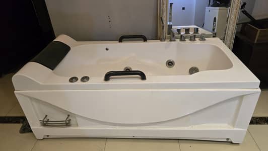 Premium Multi-Pressure Acylaric bath tub Jacuzzi | 5+ ft