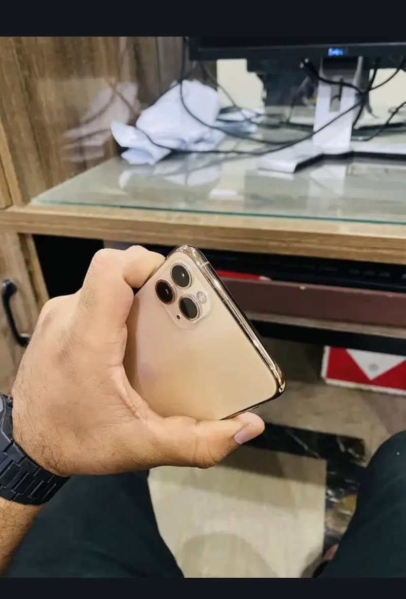 Apple iPhone 11 Pro Max 3