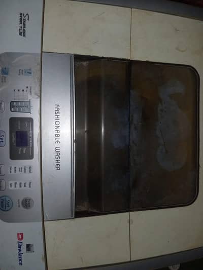 automatic washing machine of dawlance in good condition