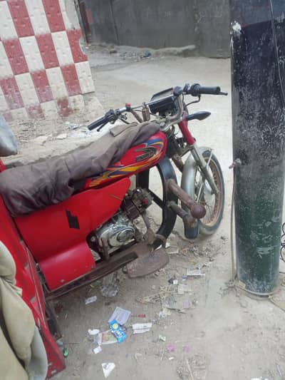 gari bilkul ok hai new tayer hai koi Kam nahi hai  pesso ki need hai